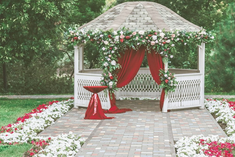 How To Decorate An Outdoor Pavilion for A Wedding How To Decorate An Outdoor Pavilion for A Wedding
