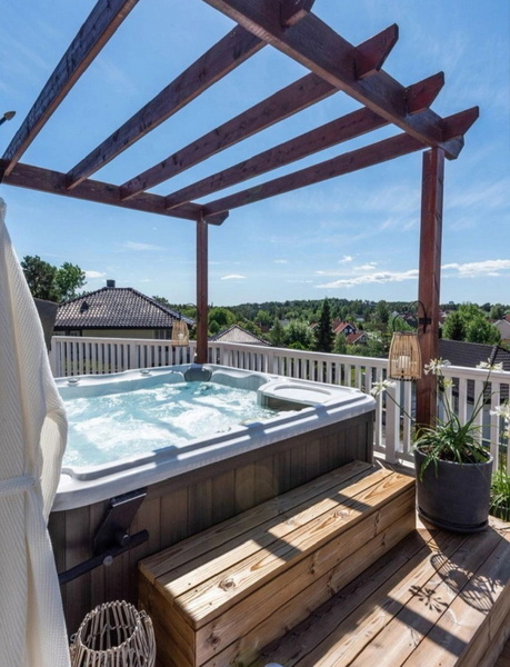 Outdoor Spa Enclosure