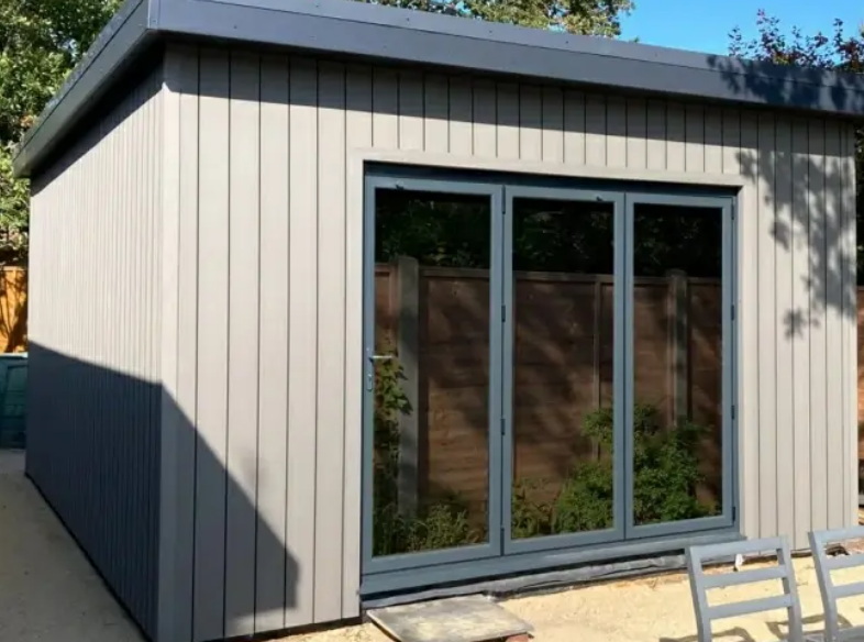 composite siding panels on shed_2