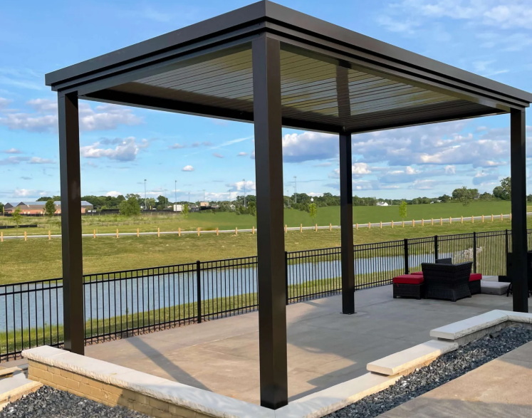 aluminum pergola with louvered roof_2