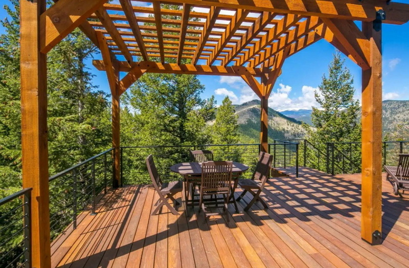 What Makes The Paragon Lugano Louvered Aluminum Pergola The Best Choice for Outdoor Living?