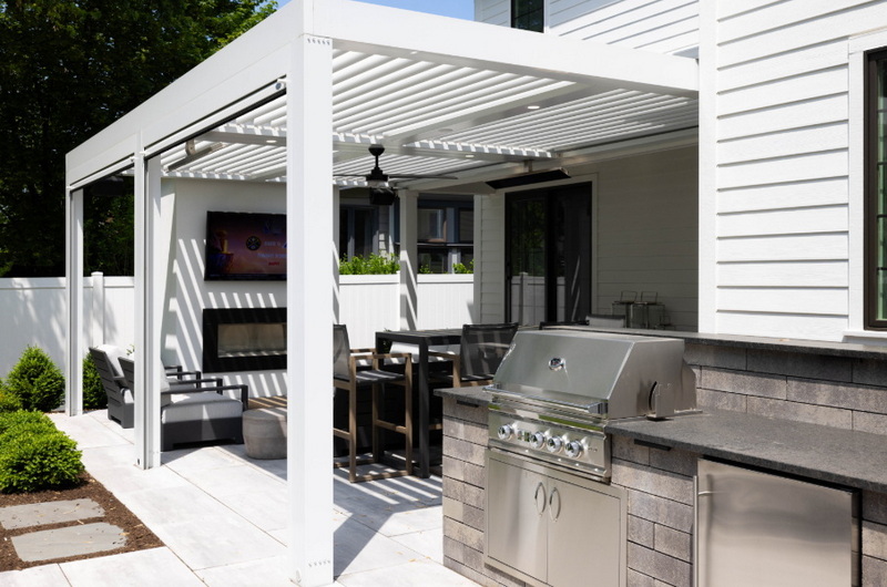 aluminum pergola with retractable shade_2