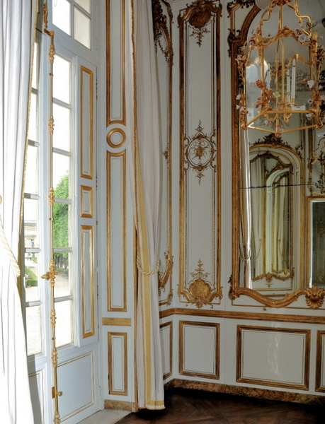 French Pavilion Tours