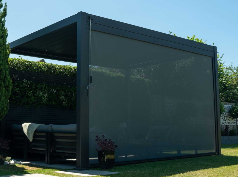 aluminum pergola with screens_2