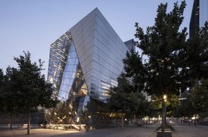 How Does The National Memorial Pavilion Honor History And Sacrifice.jpg