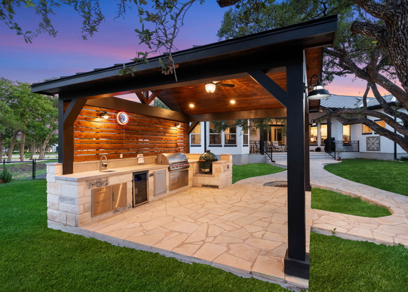 What Are The Best Commercial Outdoor Shade Structures for Hot Climates?