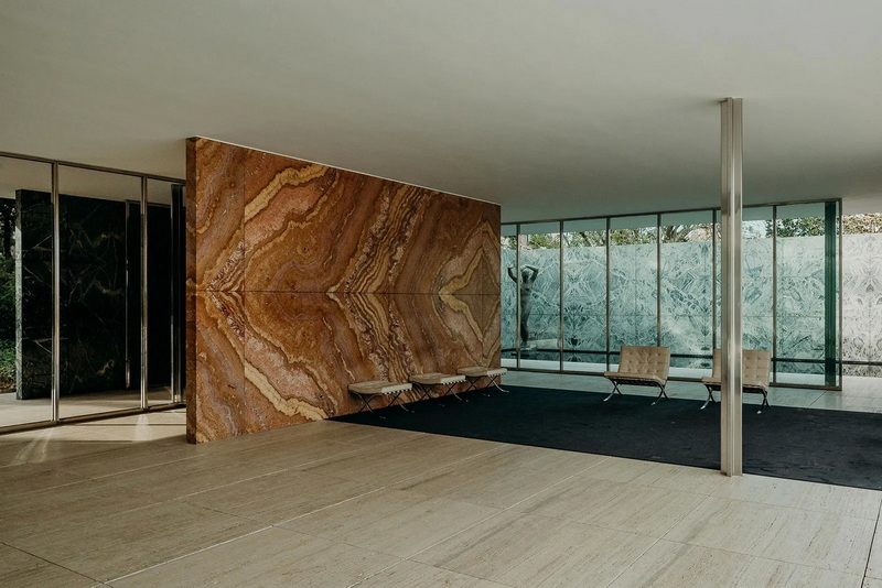 How Can the Barcelona Pavilion Actual Structure Be Experienced Today?